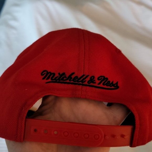Authentic Chicago Bulls Red OG Jordan Vintage Mitchell & Ness NBA Snapback Hat - Picture 2 of 5